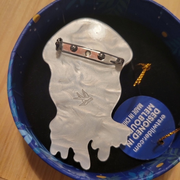 Erstwilder Jellyfish Brooch - Picture 2 of 2